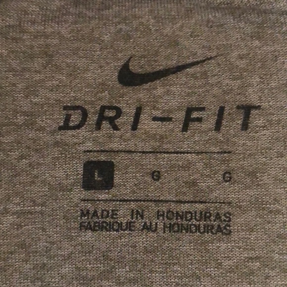 Nike Dri-Fit T-Shirt - Picture 3 of 4